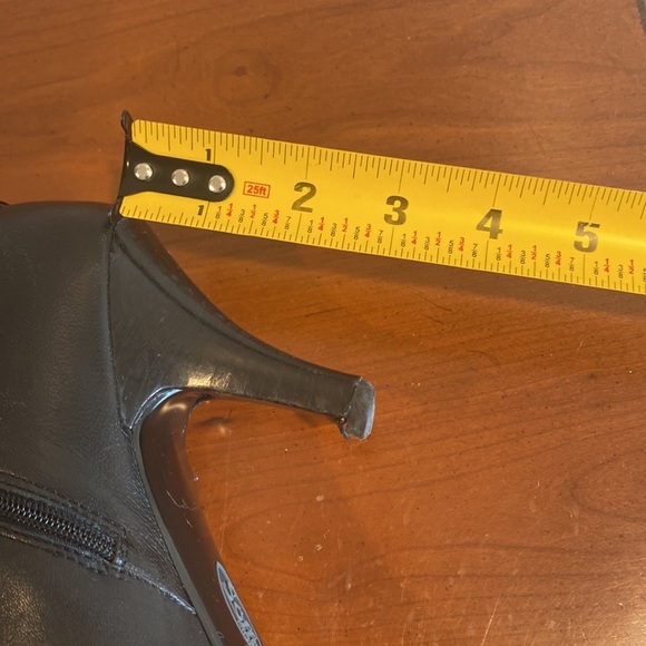 Sofft Black Pointed Toe Leather Booties with buckle detail 9.5 - Picture 11 of 12